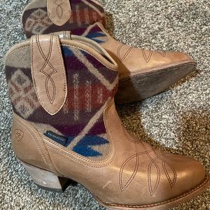 Vintage Ariat Pendleton Boots 7.5